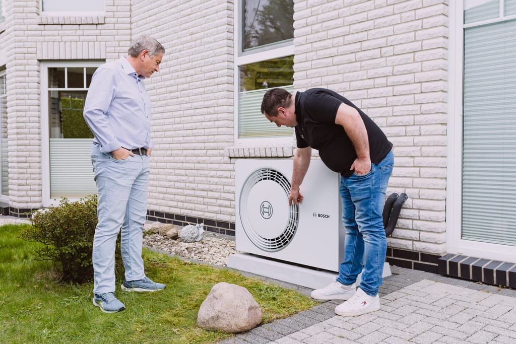 Montage einer Wärmepumpe in vier Schritten